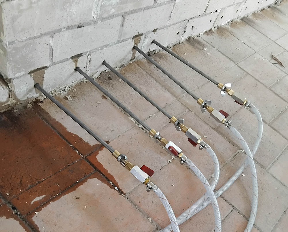 Foam Crack Injection